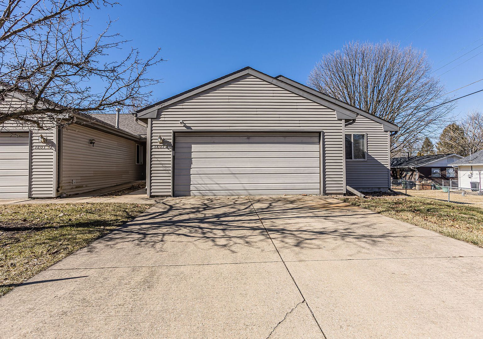 1801 Glenwood Oaks Ct #B, Urbana, IL 61801 | Zillow