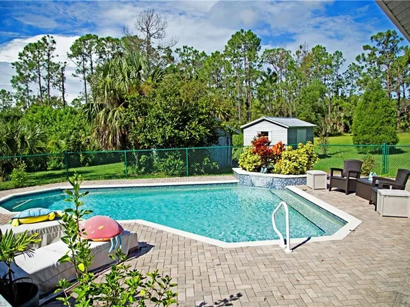 521 31st St SW, Naples, FL 34117
