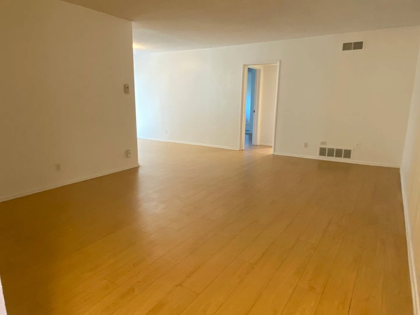 928 South Sherbourne Drive (6605) — Photo 3