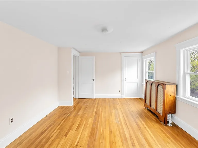 55 Arborough Rd — Photo 18