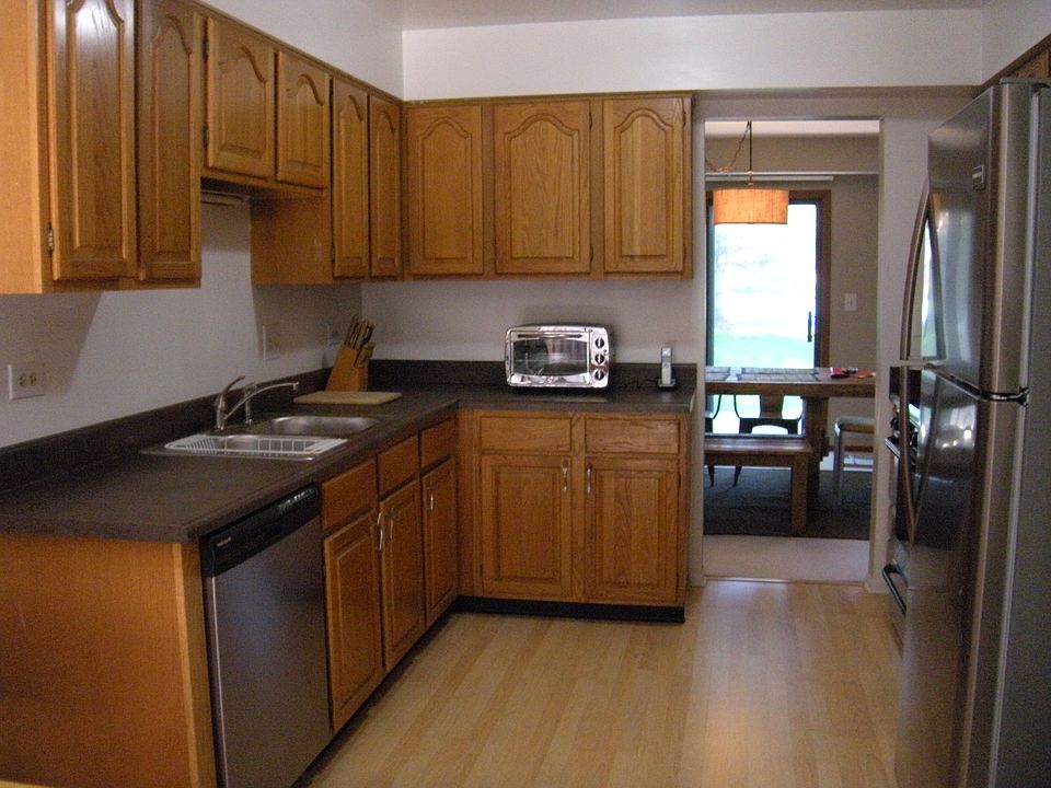1st image of 934 Brown Deer Dr