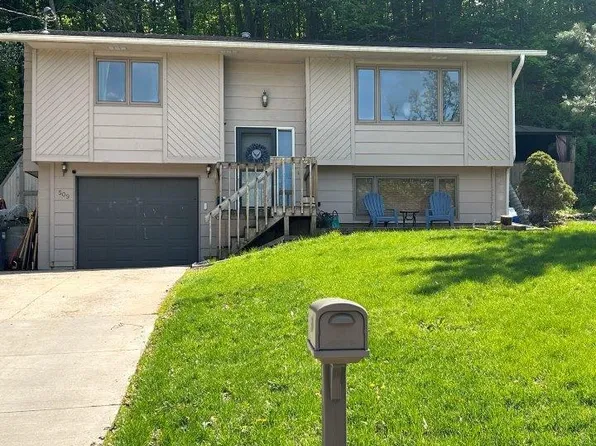 509 Mill St E, Cannon Falls, MN 55009