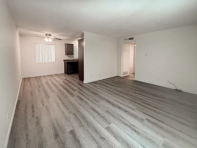 7516 Parkway Dr #1D — Photo 1