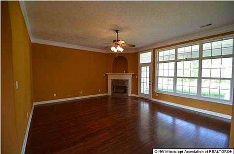 4th image of 4741 Bowie Ln