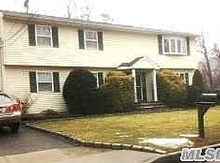 44 Napoli Dr, Wheatley Heights, NY 11798