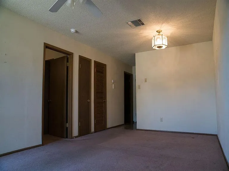 Burton Place Apts — Photo 8