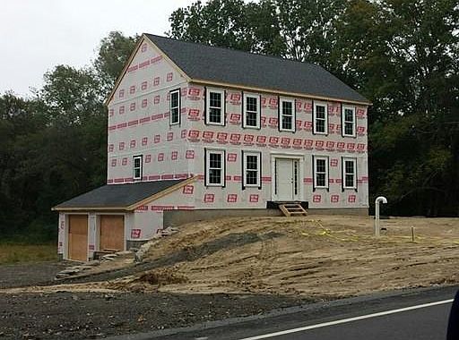 1st image of 793 Summer St