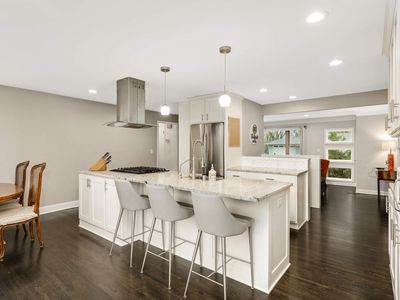 11302 Lorry Ln, Hopkins, MN, 55305