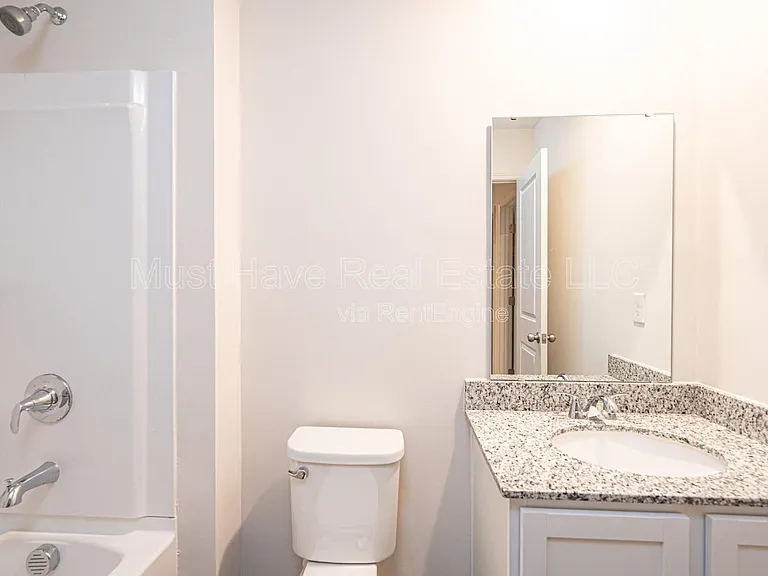 1926 Tranquility Cir #E — Photo 9