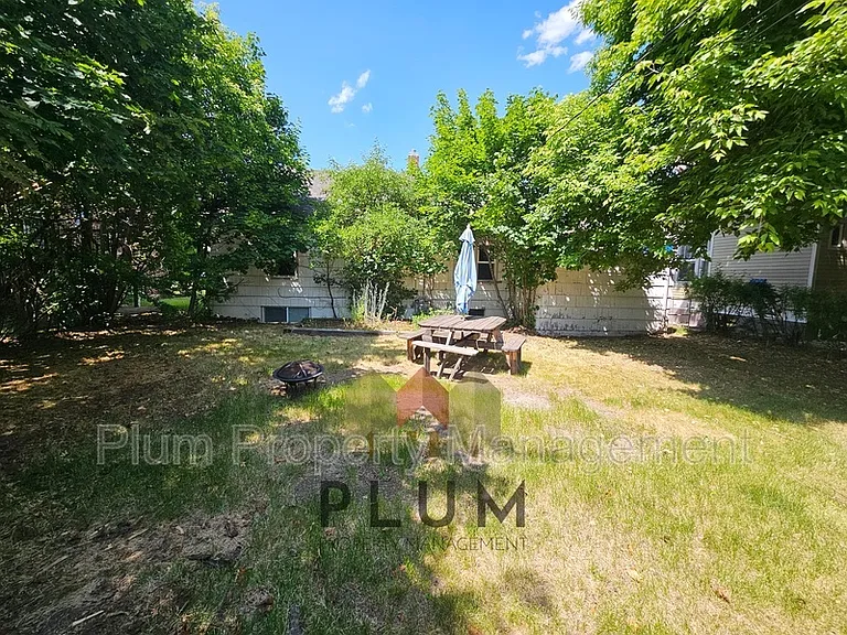 407 S 5th St E — Photo 7