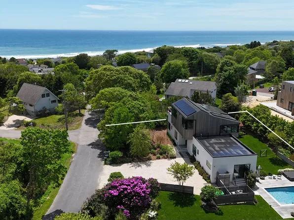 29 Monroe Dr, Montauk, NY 11954