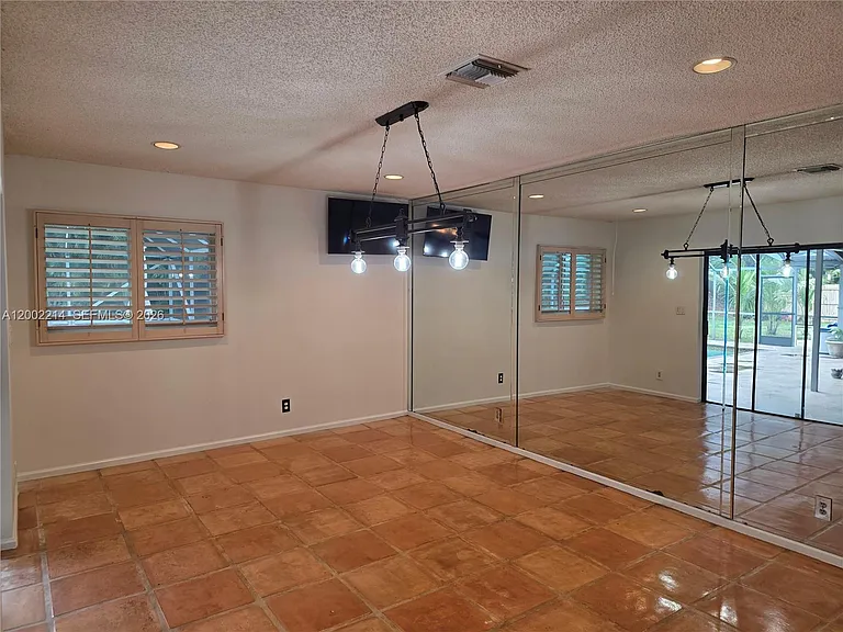 6975 Bianchini Cir — Photo 9