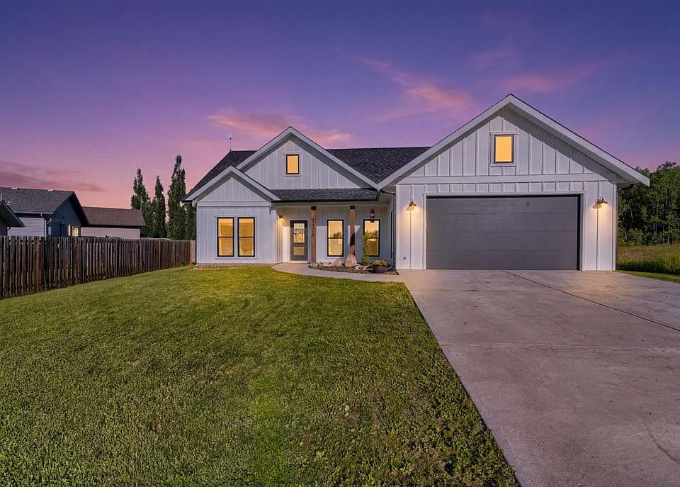1st image of 5406 NW Poplar Ln