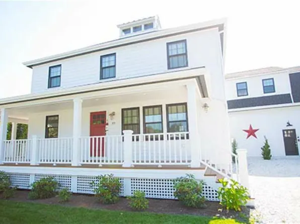 85 Third Beach Rd, Middletown, RI 02842