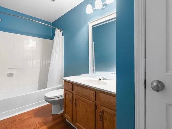 4th image of 8407 Southgate Commons Dr