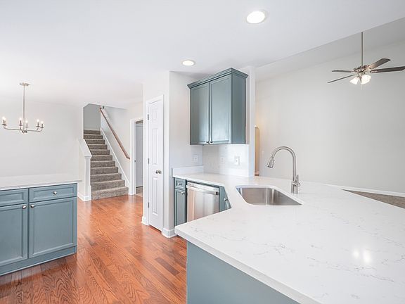 3rd image of 103 Stonefield Dr