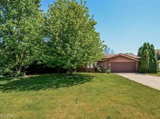 1686 Stonybrook Dr, Jenison, MI 49428