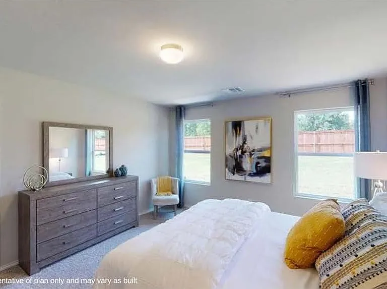 935 SW 9th St — Photo 5