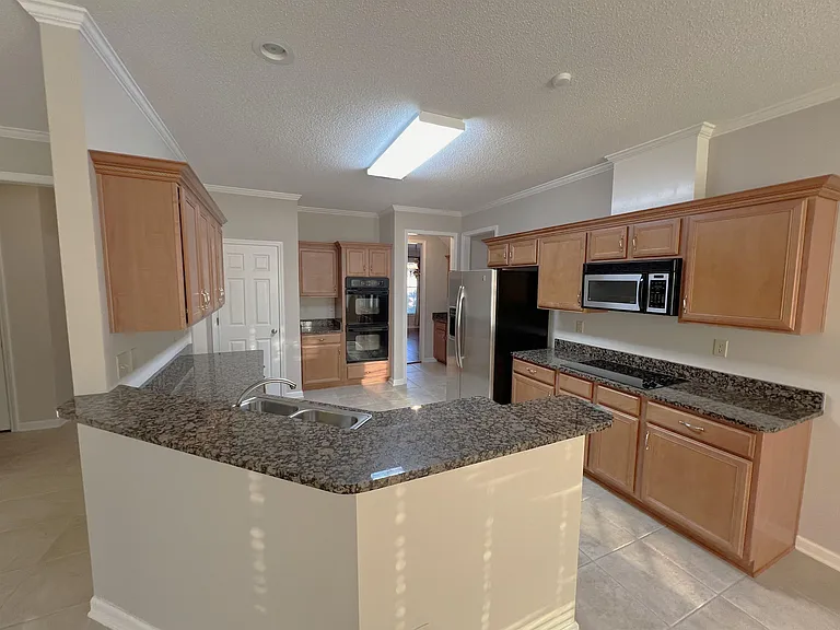 4883 Fox Springs Dr — Photo 8