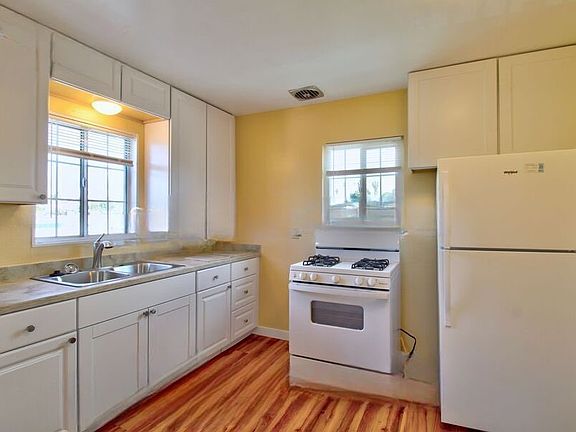 2nd image of 2417 Meade Ave
