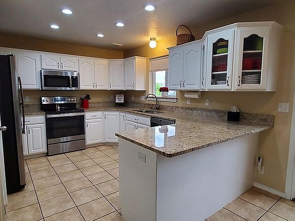 4th image of 2702 Birdie Thompson Dr