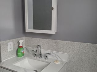 562 Dry Bridge Rd, North Kingstown, RI 02852