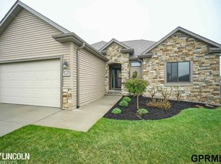 7377 Yankee Woods Dr, Lincoln, NE 68516