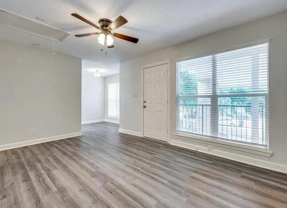 2 bed, 1.0 bath, 900 sqft, $1,195 — Photo 4