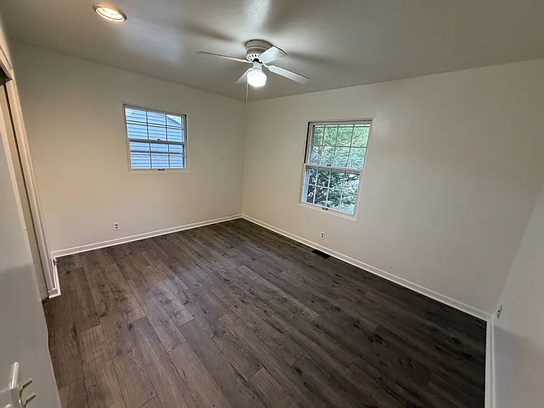 8720 Newhouse St — Photo 11