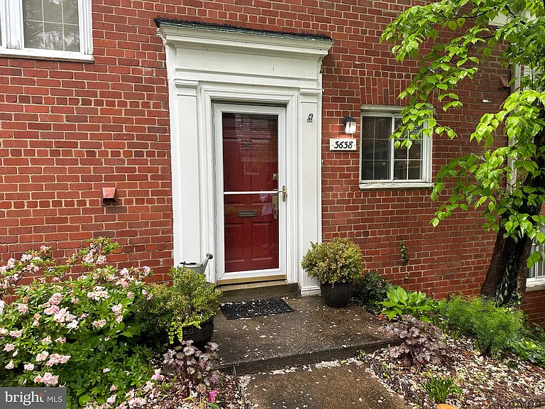 3638 Gunston Rd — Photo 1
