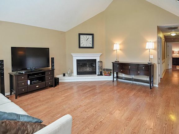 8002SycamoreCreekDr-4