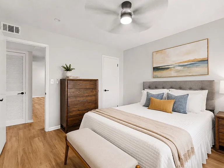 Heatherwood Apartments — Photo 16