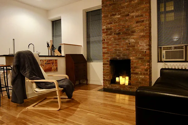 Rented by Move NYC Real Estate LLC | media 18