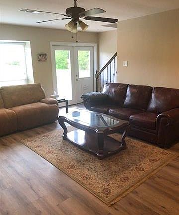 3rd image of 445 Rose Garden Dr