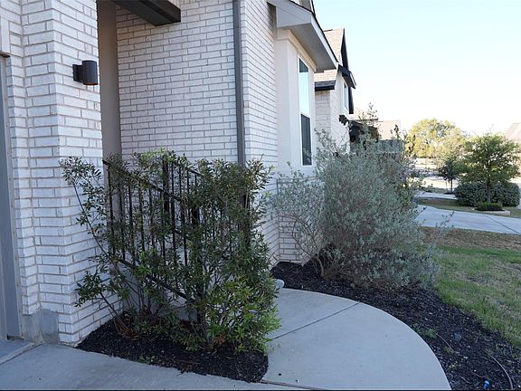 3rd image of 3812 Mercer Rd