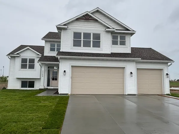 2309 Elk Run Dr SE, Pine Island, MN 55963