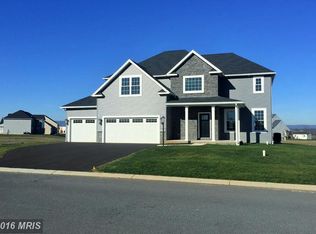5841 Gabrielle Ln, Chambersburg, PA 17202