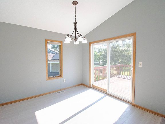 5th image of 3536 Kelsey Ln SW
