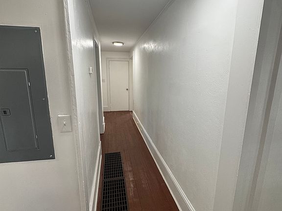 5th image of 415 Hopkins St SW