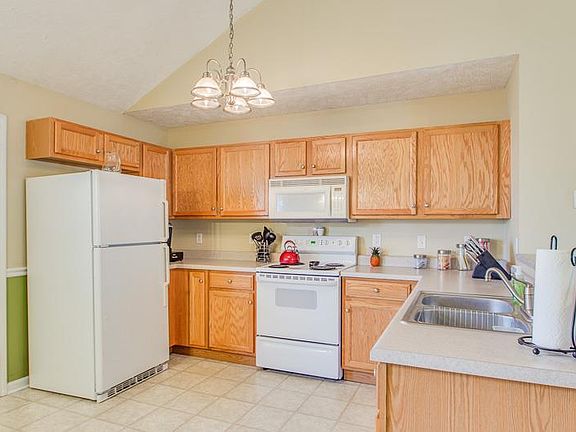 5th image of 3033 Weybridge Dr