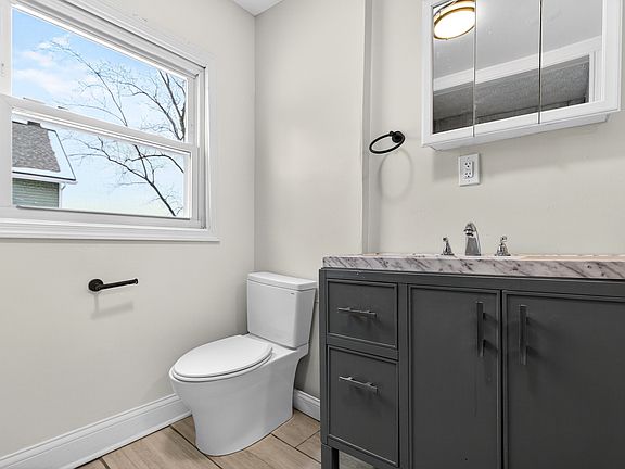 5th image of 530 Hammel St #1