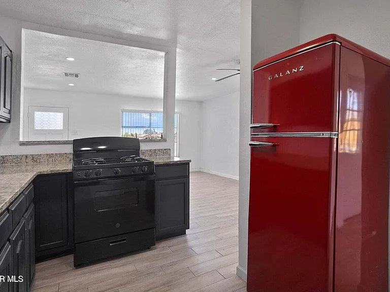 5021 Tetons Dr — Photo 12