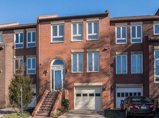 10188 Turnberry Pl, Oakton, VA 22124