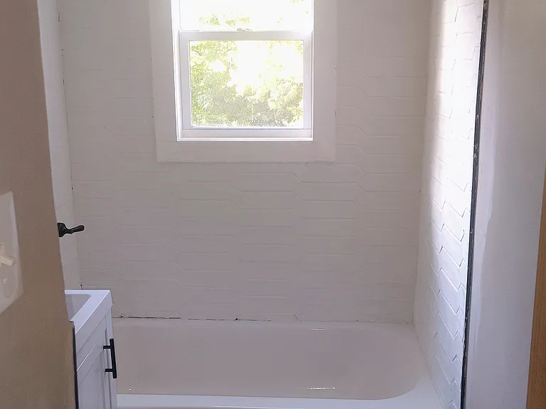 2626 Vucrest Ave — Photo 6