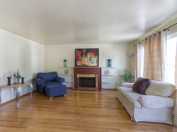 5th image of 293 Sunnyslope Ave