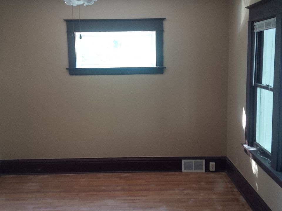 1st image of 159 6th Ave S #2