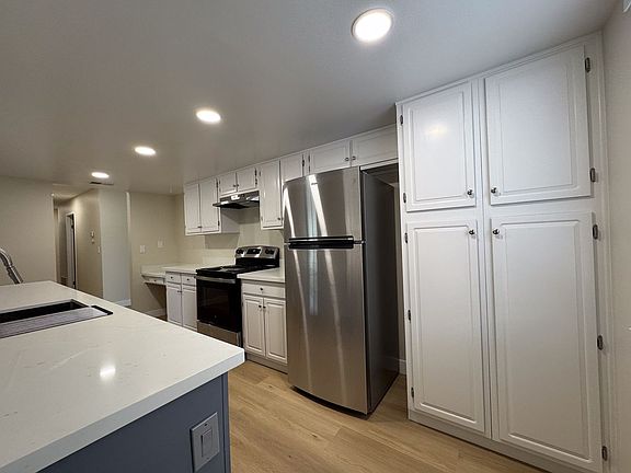 4th image of 4556 Hampshire Pl