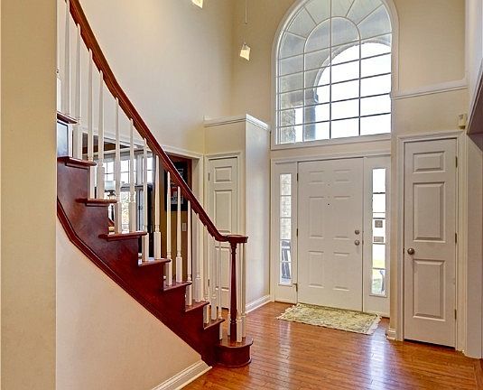 2nd image of 1847 Cedarhurst Dr