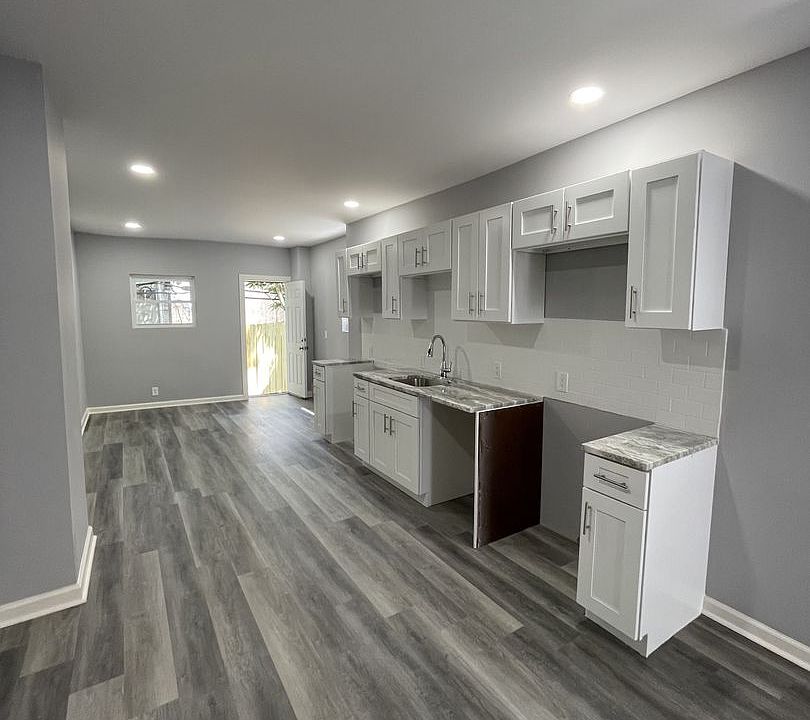 1st image of 1527 S 27th St #V