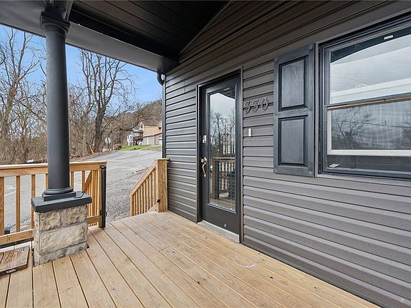 3rd image of 330 Braeburn Rd